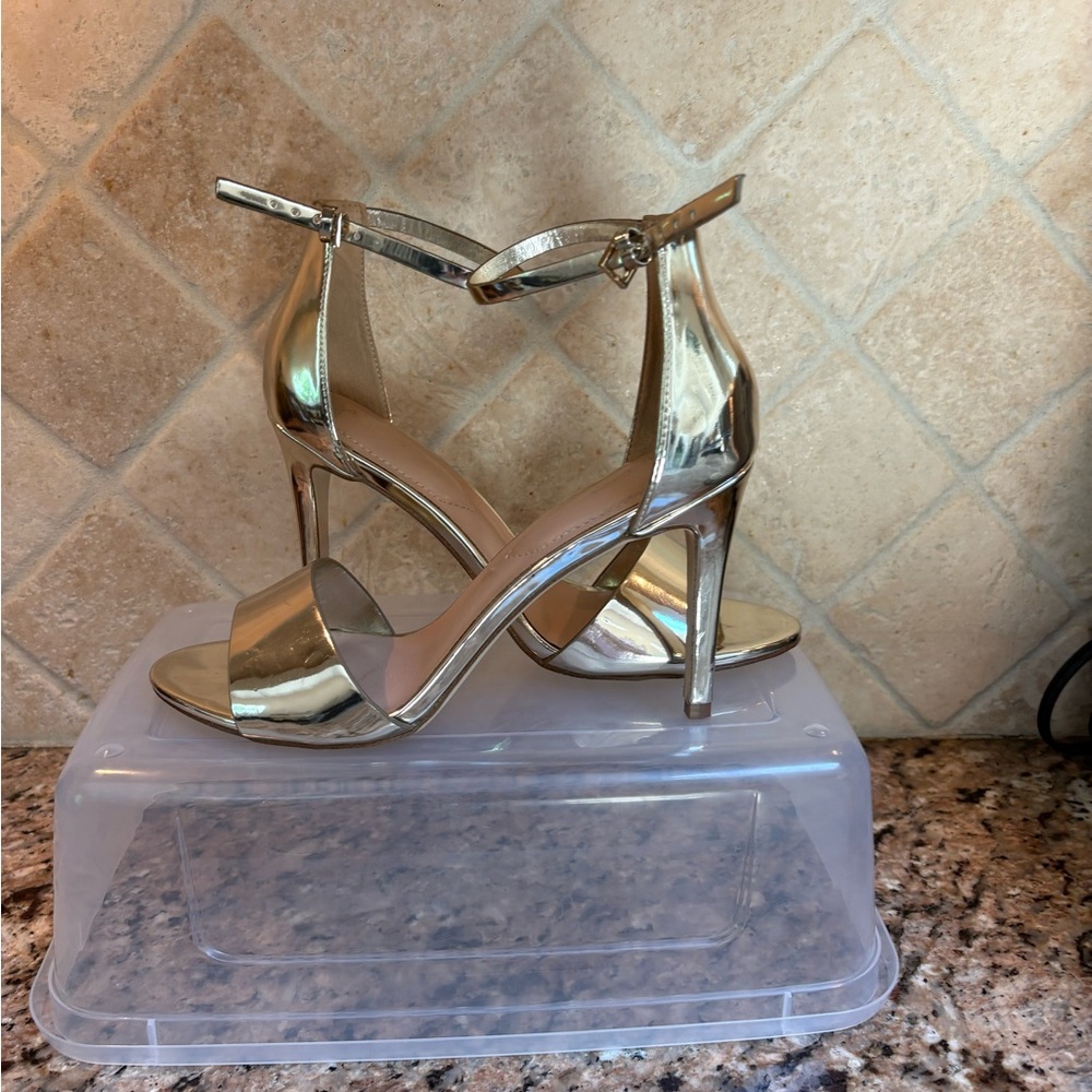 Elegant Aldo Gold Strappy Heels